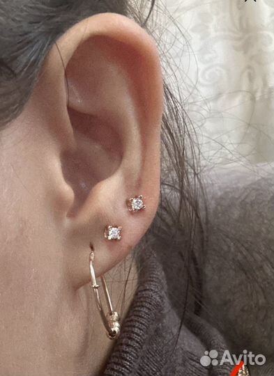 Серьги сережки с бриллиантом
