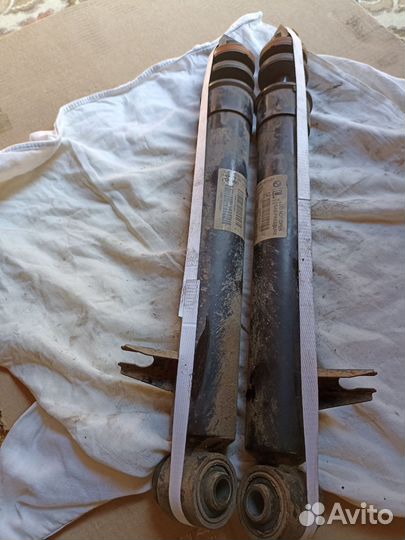 Стойки амортизатора bmw x5 e70