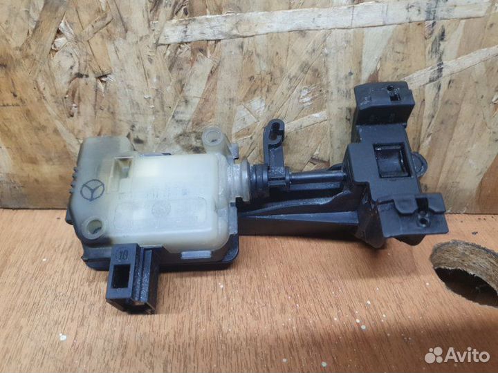 Сервопривод лючка бензобака Mercedes Gl500 X164