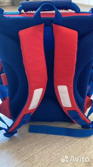 Школьный рюкзак с ортопедической спинкой