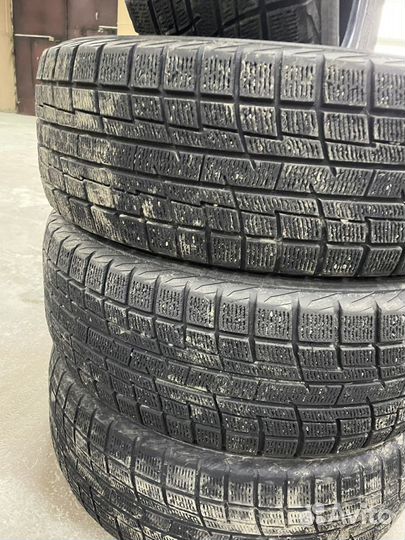 Yokohama Ice Guard IG30 215/60 R16