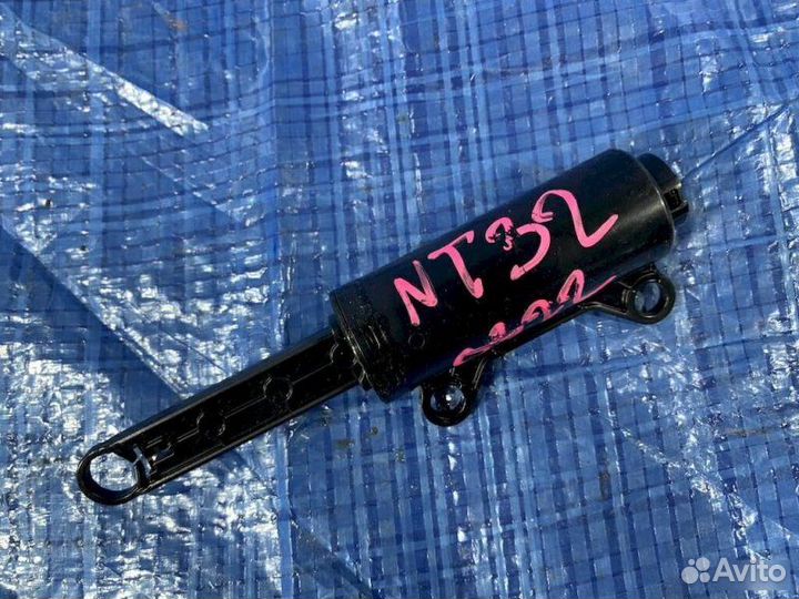 Демпфер бардачка Nissan Xtrail NT32 MR20DD 2013