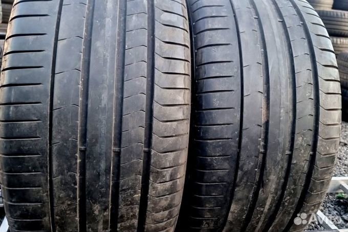 Pirelli P Zero PZ4 275/30 R21