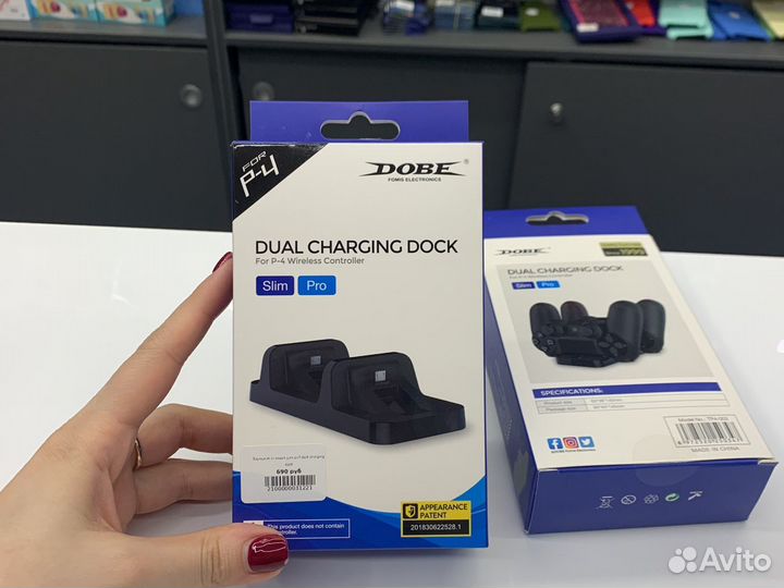 Зарядная станция ps4 черный TP4-002