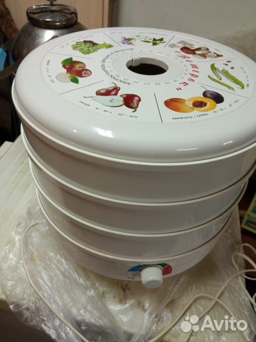 Электрическая сушилка для ягод, фруктов и грибов