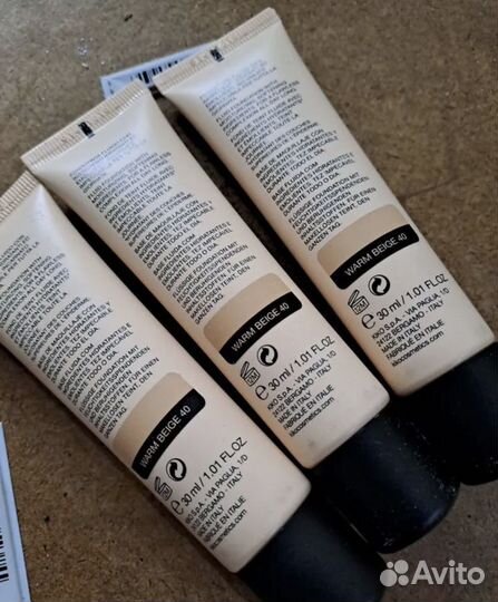 Увлажняющая крем основа для лица WB40. Kiko Milano