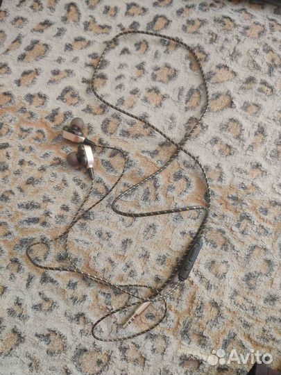 Вакуумные наушники