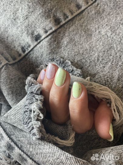 Модель на маникюр