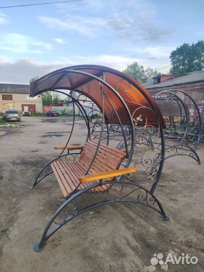 Садовые качели на дачу