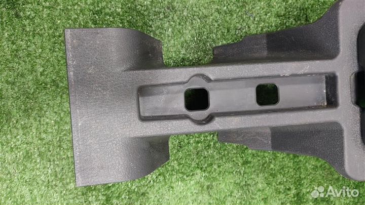 Консоль центральная (без подлокотника) Volvo XC90