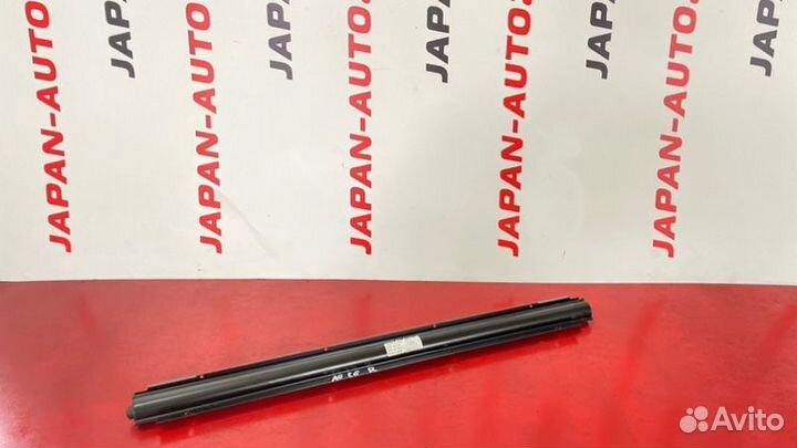 Шторка стекла задняя правая Audi A6 C6 BDW 2.4