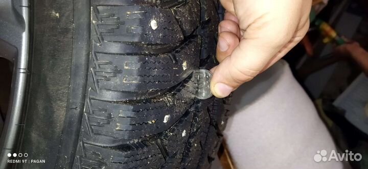 Bridgestone Ice Cruiser 7000S 215/65 R16