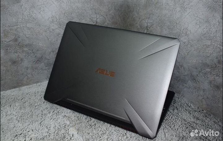 Игровой ноутбук Asus на Ryzen 5 3550H RX 560X 16GB