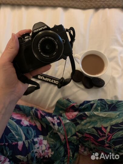 Olympus OM-D E-M10 Mark III kit + сумка + штатив
