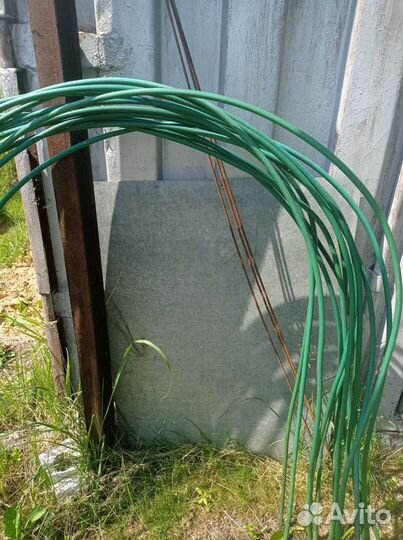 Дуги для парника. Саженцы