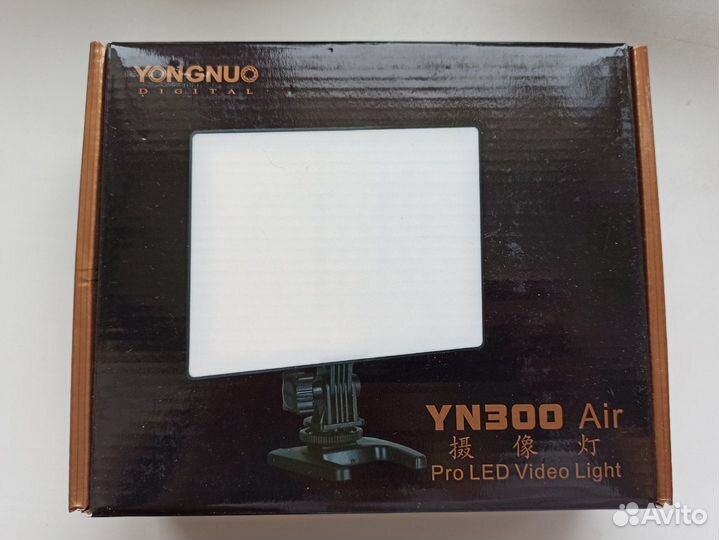 Осветитель Yongnuo YN-300 AIR с адаптером к нему