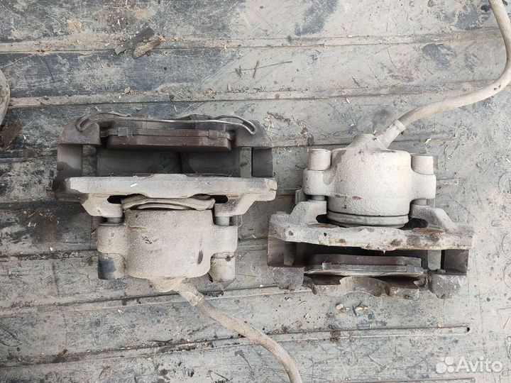 Тормозной суппорт Форд Скорпио 1