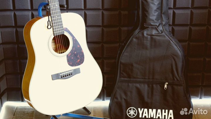 Акустическая гитара Yamaha