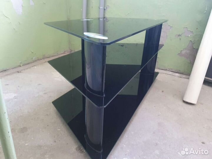 Стеклянная тумба под тв