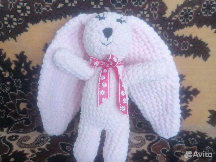 Вязаный заяц ручная работа