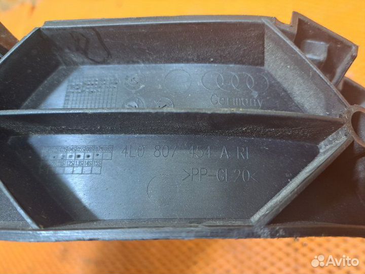 Крепление бампера Audi Q7 4L BHK 2009