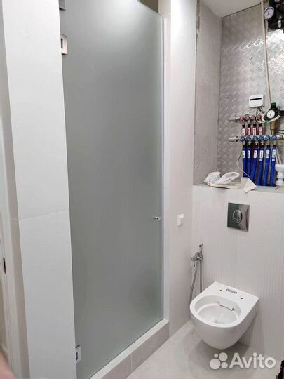 Стеклянная дверь по индивидуальным размерам