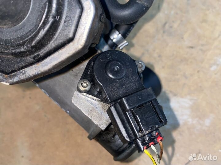 Клапан EGR Ford Mondeo lll 2.0tdci заслонка