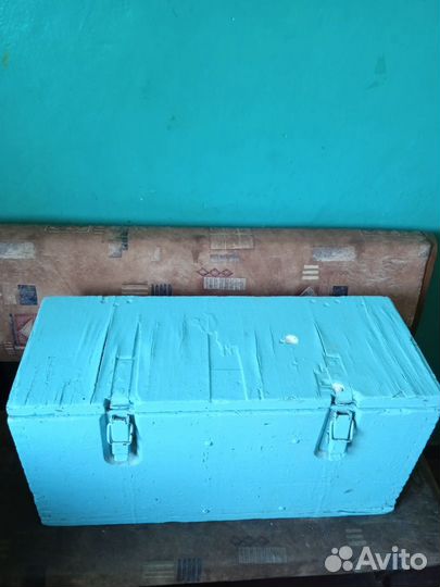 Деревянный ящик с крышкой