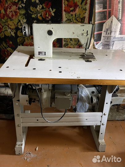 Производственные Швейные машины 22 кл. со столом