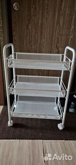 Этажерка на колесиках белая