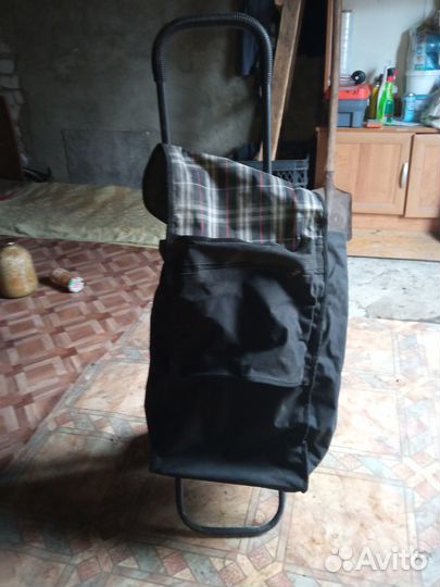 Сумка дорожная на колесах с выдвижной ручкой