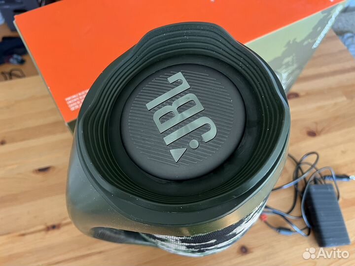 Оригинал JBL Boombox 2