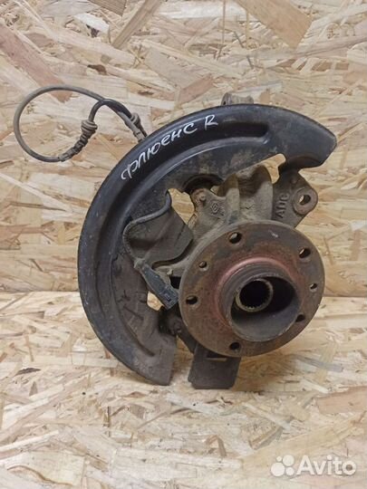 Кулак поворотный правый Renault Fluence, Megane 3