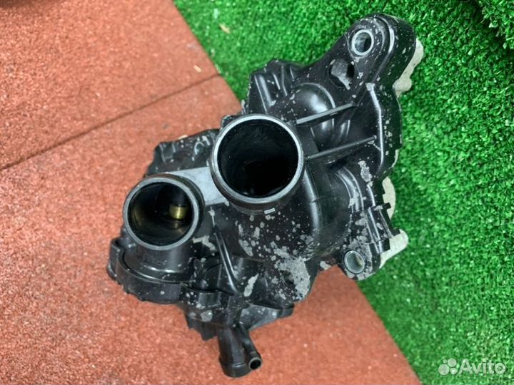 Помпа термостат в сборе Volkswagen Polo 6 MK6