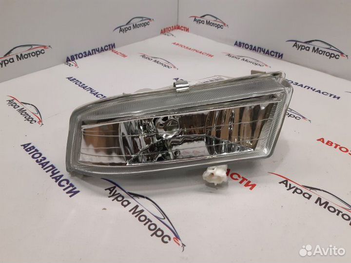 Фара противотуманная передняя левая Toyota Ipsum