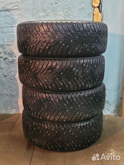 Комплект колёс с резиной Nokian 215/60 R16