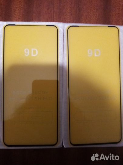 Защитные стёкла и чехлы на телефоны