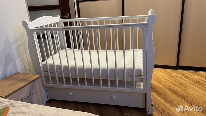 Кровать детская красная звезда