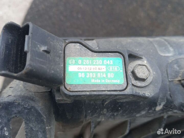 Пежо 206 впускной коллектор