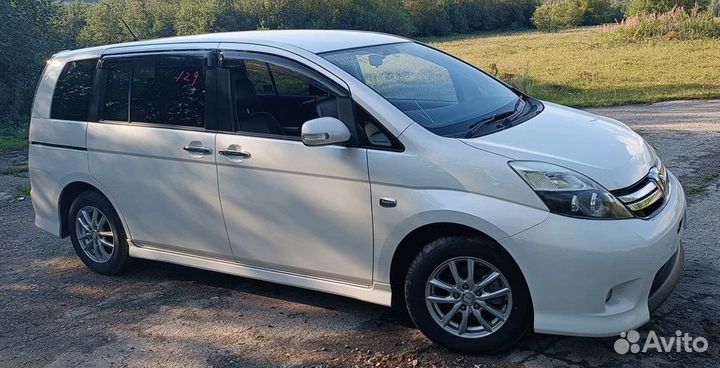 Toyota Isis 1.8 CVT, 2015, 52 000 км