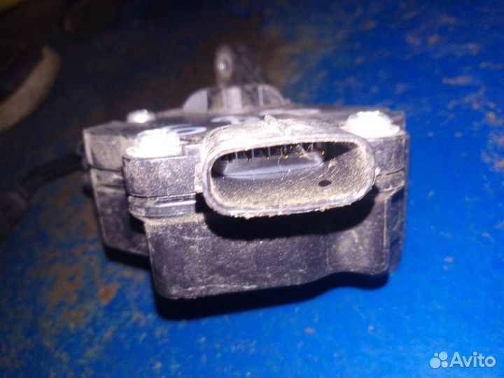 Педаль газа Toyota Aqua NHP10 1NZ-FXE