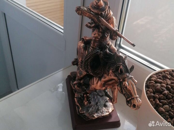 Статуэтка бронза