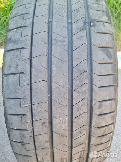 Pirelli P Zero 275/40 R22