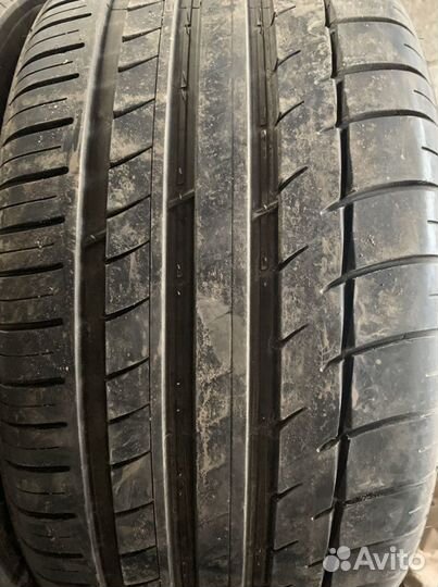 Pirelli Carrier 245/45 R19 и 275/40 R19