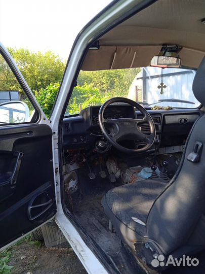 LADA 4x4 (Нива) 1.6 МТ, 2002, 150 000 км