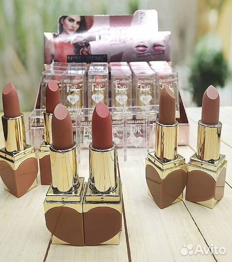 Губная помада Miss Lirenn