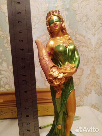 Статуэтки гипсовые