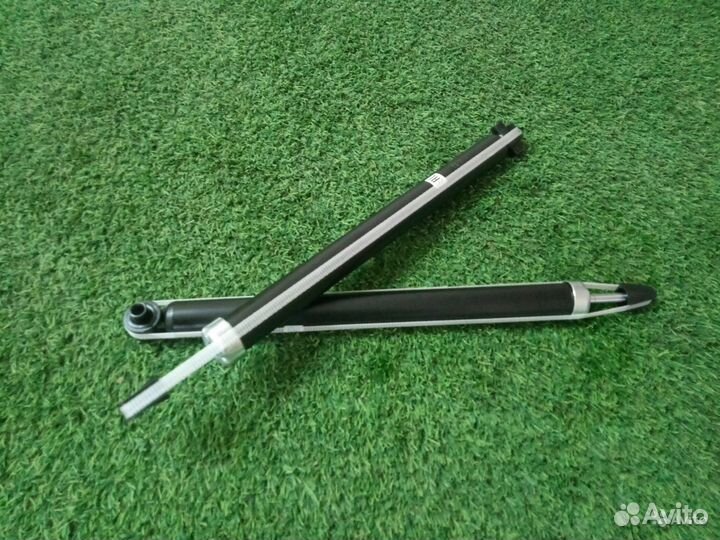 Задние амортизаторы Мазда 3 BK BL 2002-2012 новые