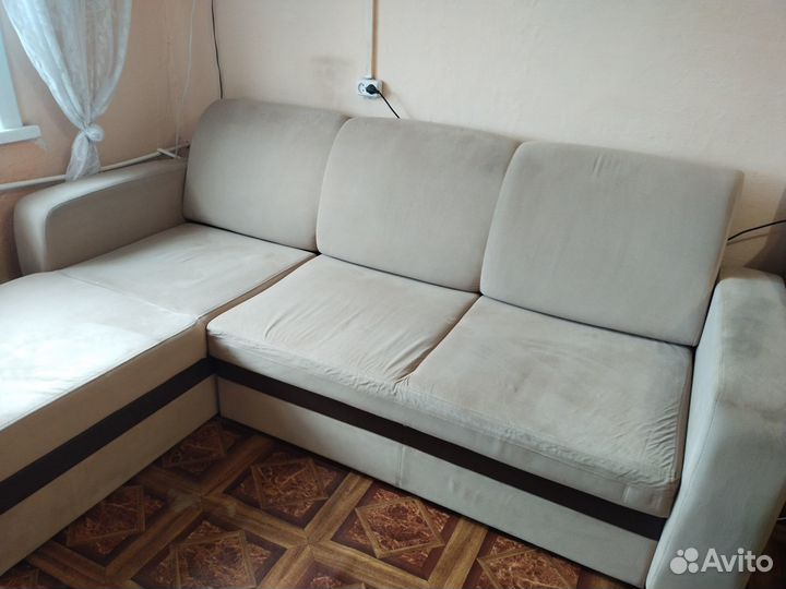 Большой угловой диван раскладной б/у