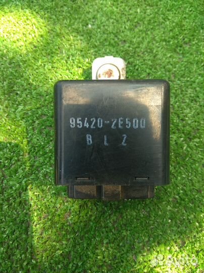 Реле стеклоочистителей Hyundai Tucson I (2004—2010